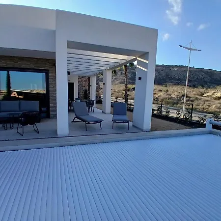Casa Campo Herrero بيت للعطل